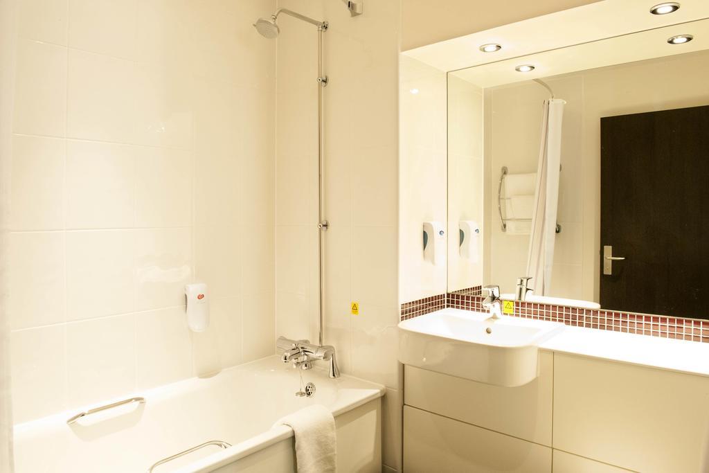 Premier Inn London Wandsworth Szoba fotó